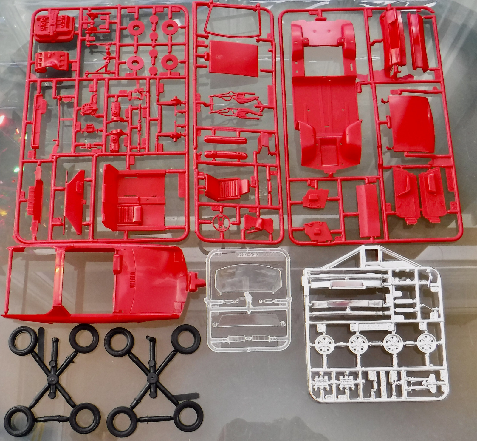 Revell 7482 Porsche Exotics 3 Plastic Car Models Kit 125 All Parts No