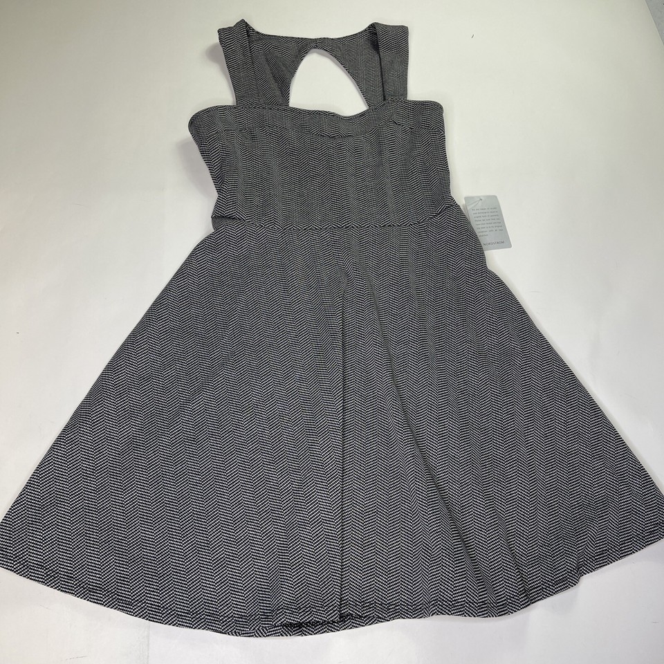 Vanity Room Women's Fit & Flare Sleeveless Dress Medium Black