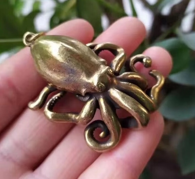 Brass Octopus Key Pendant Figurine Small Animal Statue Office Decoration Toy