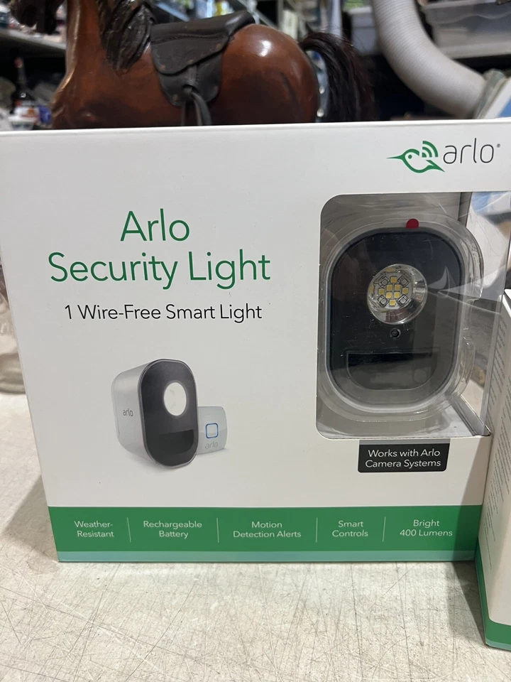New Arlo ALS1101 Security Light System 1 Wire-Free Smart Light & AL1101-100NAS - Image 2 of 4