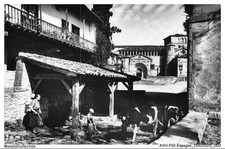 AYHP10-0635-ESPAGNE - SANTILLANA DEL MAR 2 - L'Eglise de la Colegiata et rue d