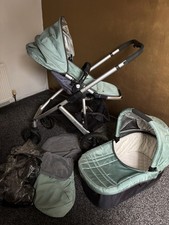 Uppa Baby Vista with bassinet & stroller in Great Condition
