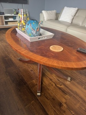 Ethan Allen Newport Collection Banded Mahogany Oval Duncan Phyfe
