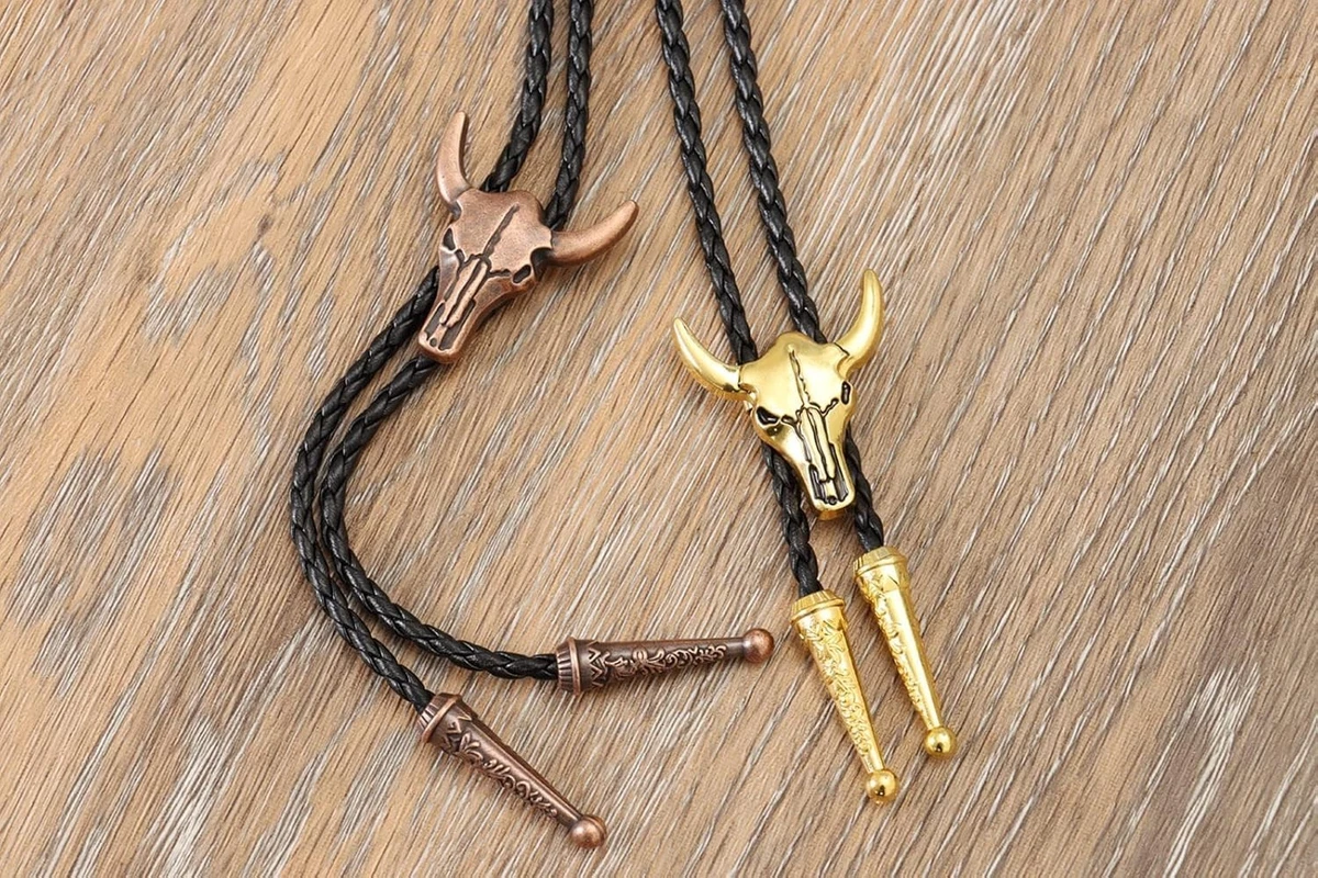 Western Vintage Bolo Tie for Men - Cow Skull Design Cowboy Tie - Black Leather B