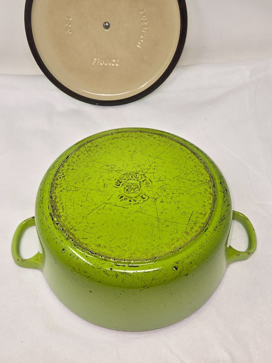 【新品未使用】廃盤　LE CREUSET　クラシックグリーン 22cm VTG LE CREUSET FRANCE #22 LIME GREEN ENAMELED CAST IRON