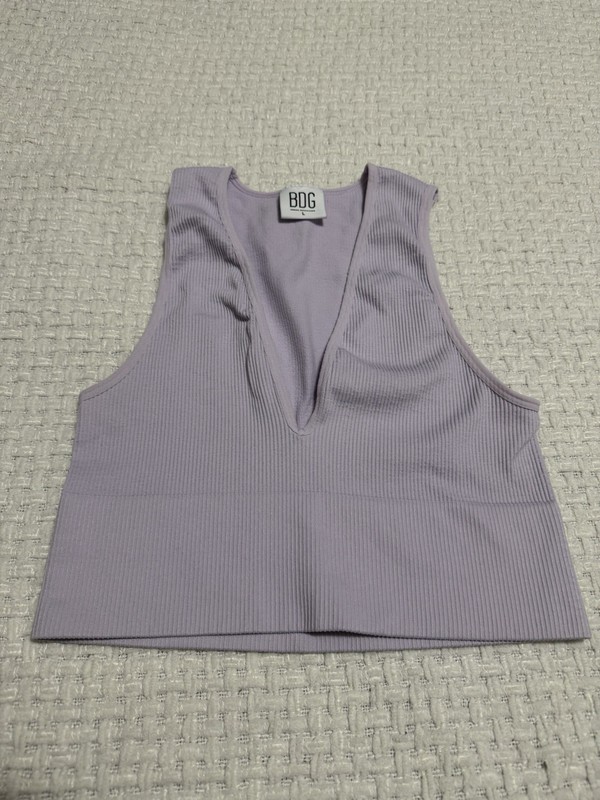 BDG Urban Outfitters lavender ribbed cropped tank. Women’s large.