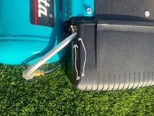 Makita Air Compressor AC640 240v RUNS FINE BUT BLACK PLASTIC CASING IS DAMAGED