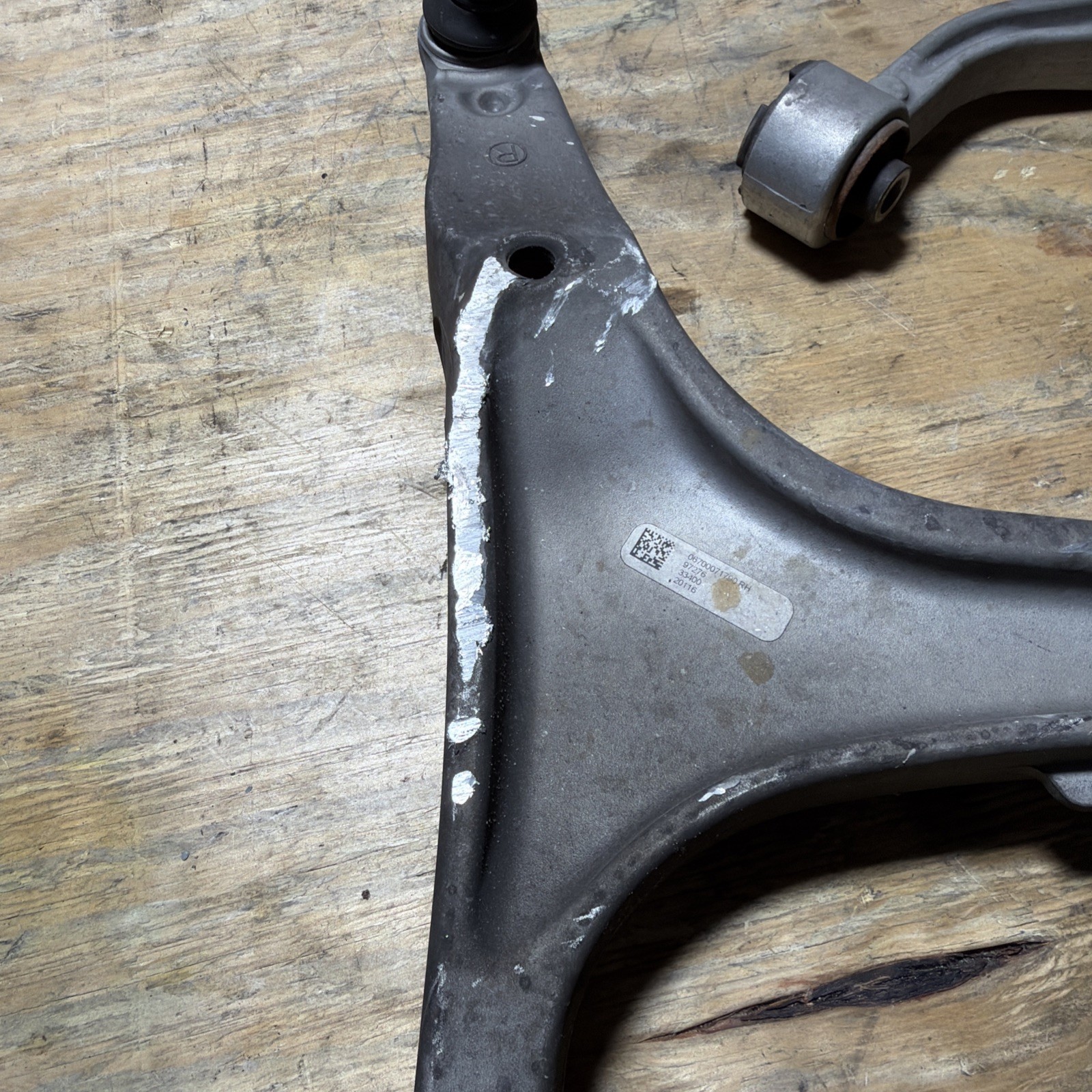 14-24 Maserati Ghibli RWD Right Front Upper And Lower Control Arm Pair OEM