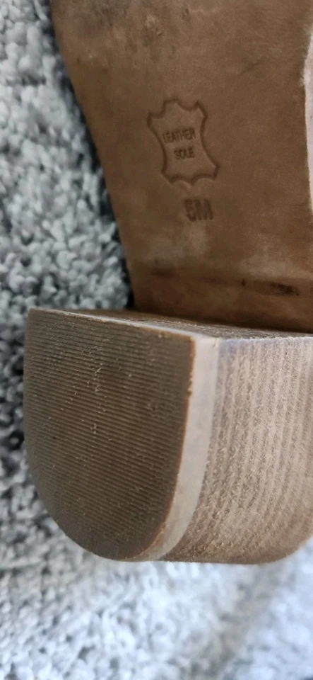 Botines Tory Burch $411 Cuero Talla 5 Tostado Dorado Detalles Logo Foto 4 de 4