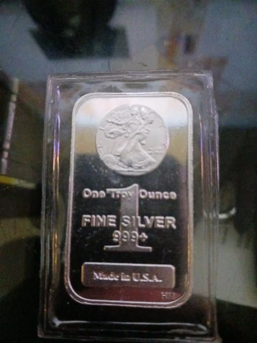 (1) 1 Troy oz .999 Fine Silver Bar, Walking Liberty Design. Made In USA.