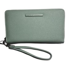 Steve Madden Green Wristlet Clutch with Zip Closure NWT