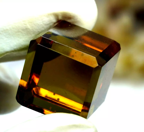 Certified 70.90 Ct Natural Zultanite Color Changing Turkish Cube Loose Gemstone - Picture 5 of 7