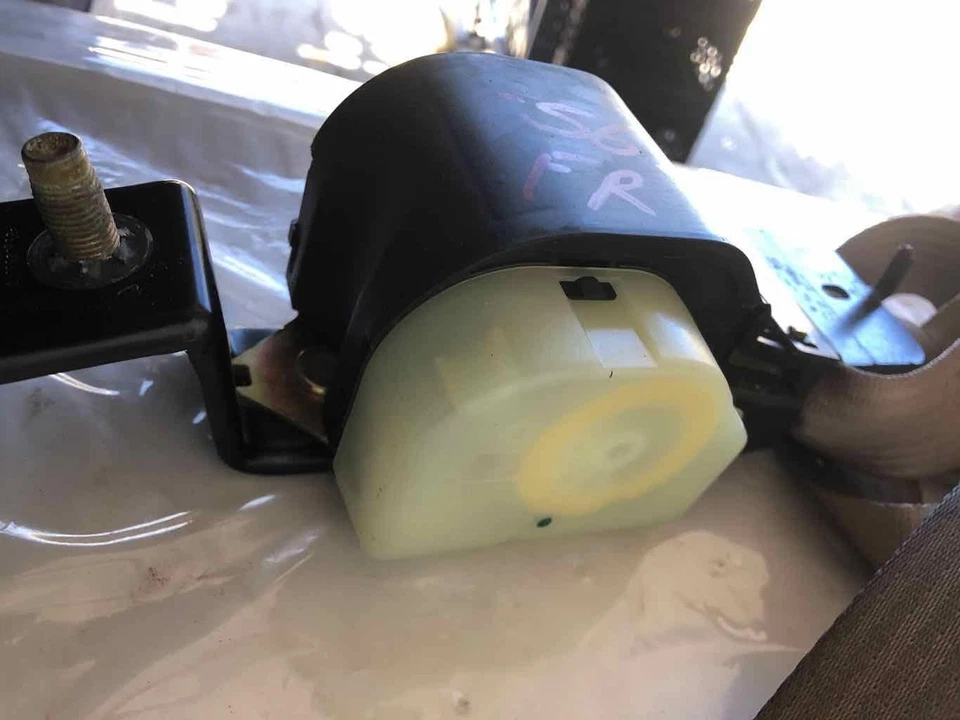 Cinturón de seguridad retráctil Ford Escort 2000-2002 pasajero delantero derecho 2,0 L Zx2 cupé Foto 4 de 4