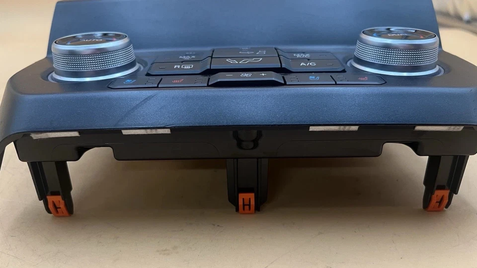 2020 FORD F150 RADIO AUDIO AC TEMPERATURE HVAC CONTROL OEM PANEL KL3T18E245BDF Foto 2 de 4