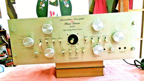 PHASE LINEAR MODEL 4000 AUTOCORRELATION PREAMPLIFIER CONTROL CONSOLE