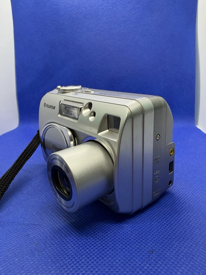 Fujifilm FinePix A210, photo 2 of 5