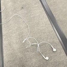 Apple EarPods In-Ear Wired Headphones White 3.5mm Jack Built-in Microphone
