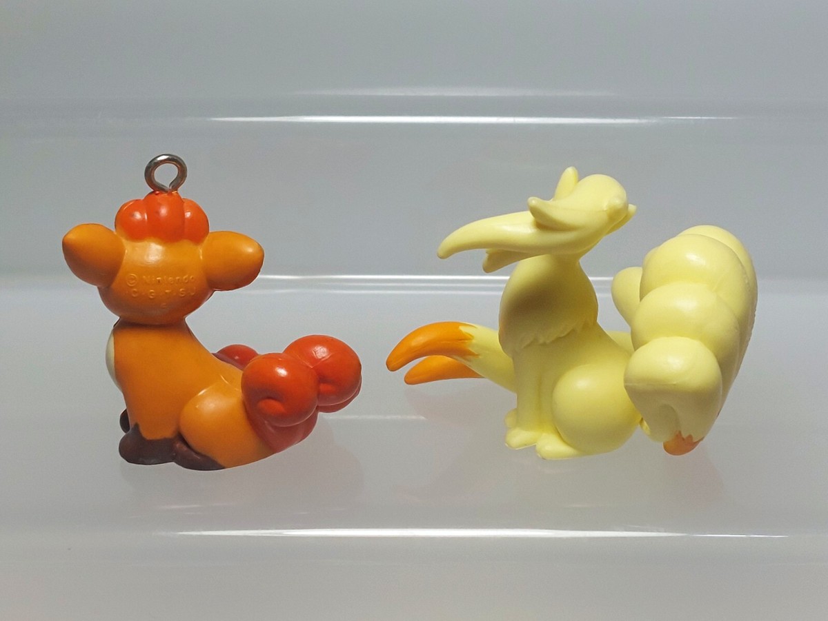 Pokemon Figure Ninetales T-ARTS MonColle Box & Vulpix Furuta
