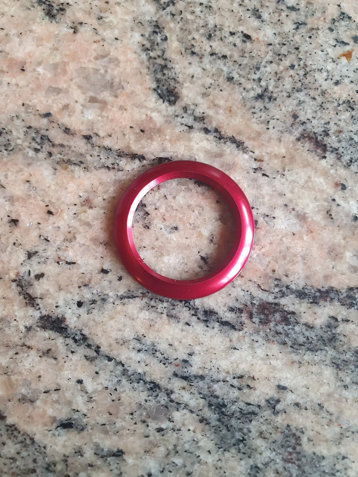 Véritable Gucci 1100L/1200L rouge. Lunette de montre en métal véritable 