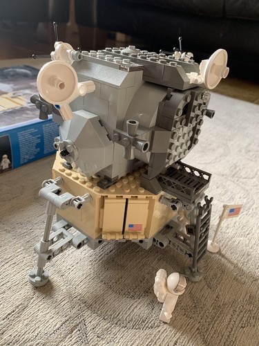 Retired LEGO Classic Space 10029 Lunar Lander Discovery NASA Apollo 11 Moon - Picture 12 of 15