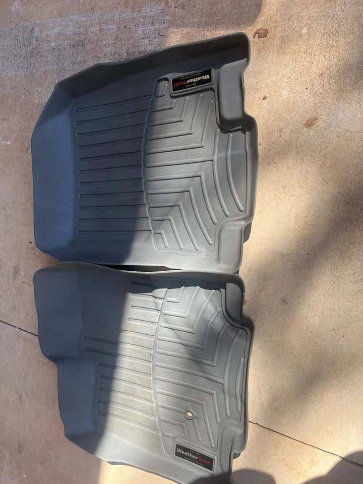 WeatherTech FloorLiner 适用于福特 Edge / 林肯 MKX 2007 - 2010 脚垫 灰色 — 第 4/4 张图片