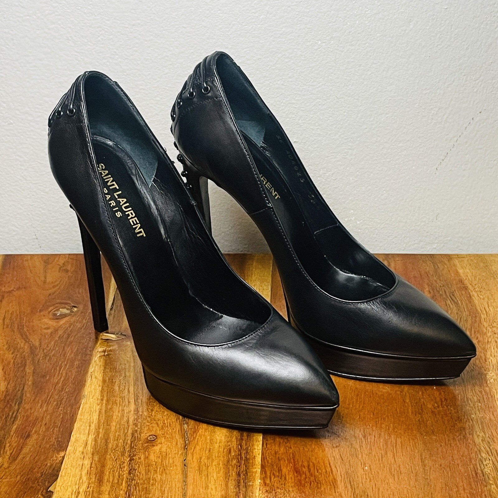 SAINT LAURENT Paris decolte stringate Janis in pelle nera a punta taglia 38 5 EU