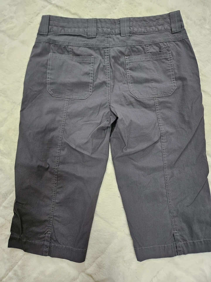 Pantalones capri Koppen para mujer 8 bolsillos grises recortados senderismo aire libre cremallera a presión Foto 3 de 4