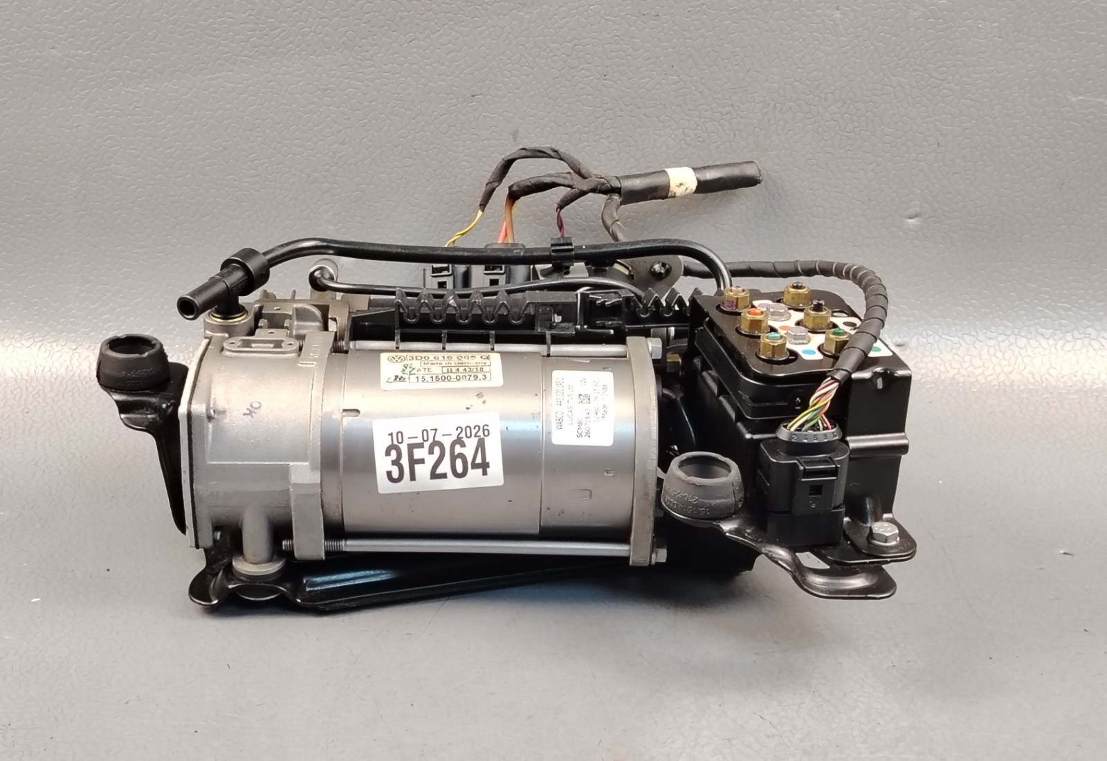 Bentley Continental Air suspension compressor P/N 3D0616005Q