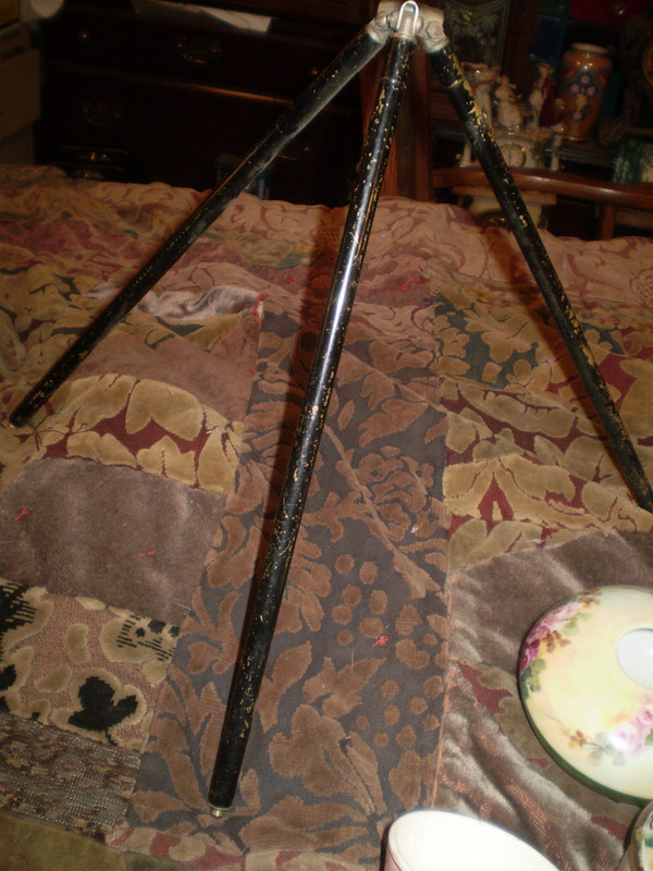 Vintage small tripod  15 inch  (7-4)