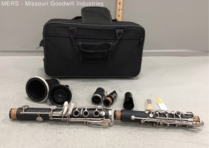 Mendini by Cecilio MCT-E Bb Clarinet Student Model Nickel Plated Keys with Case