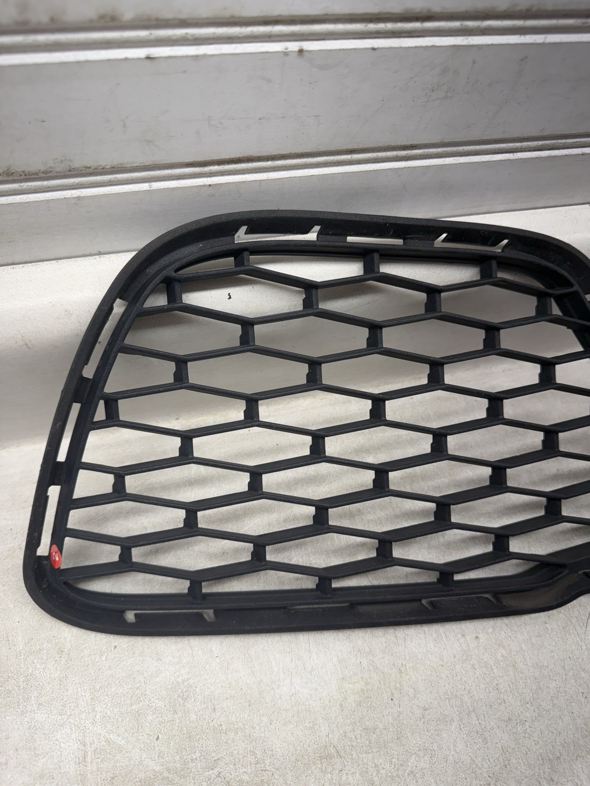 2014 2015 2016 2017 Maserati Ghibli Front Inner Left LH Bumper Grille Insert OEM