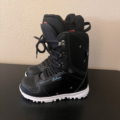Size 6 DC Karma  Women’s Snowboard Boots Black White