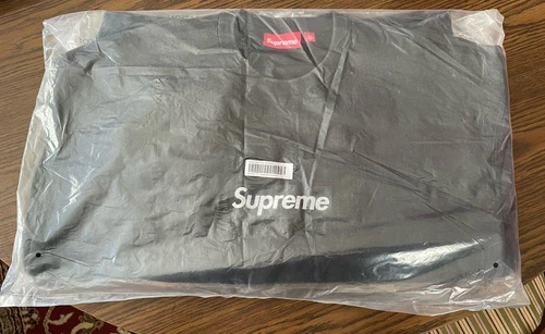 Logo Supreme Box col rond lavé noir XL Xtra Large BOGO SS25 EN MAIN
