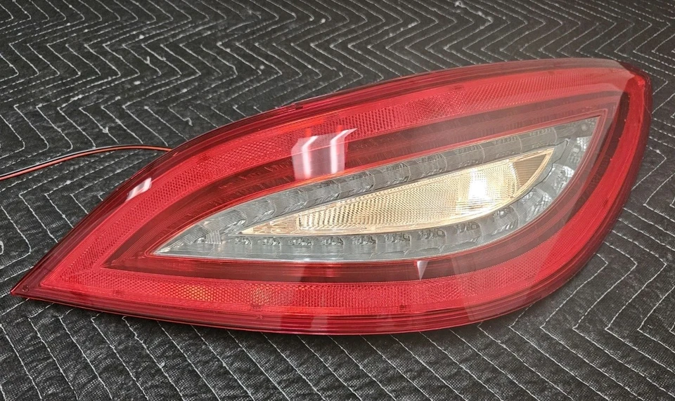 2012-18 Mercedes-Benz CLS-Class W218 Genuine Right (Passenger Side) Tail Light - Image 3 of 4