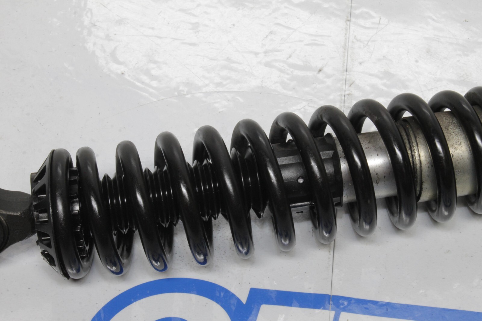 12-14 MCLAREN MP4-12C 12C 570 650 OEM RH PASSENGER REAR STRUT SPRING 11B1102CP