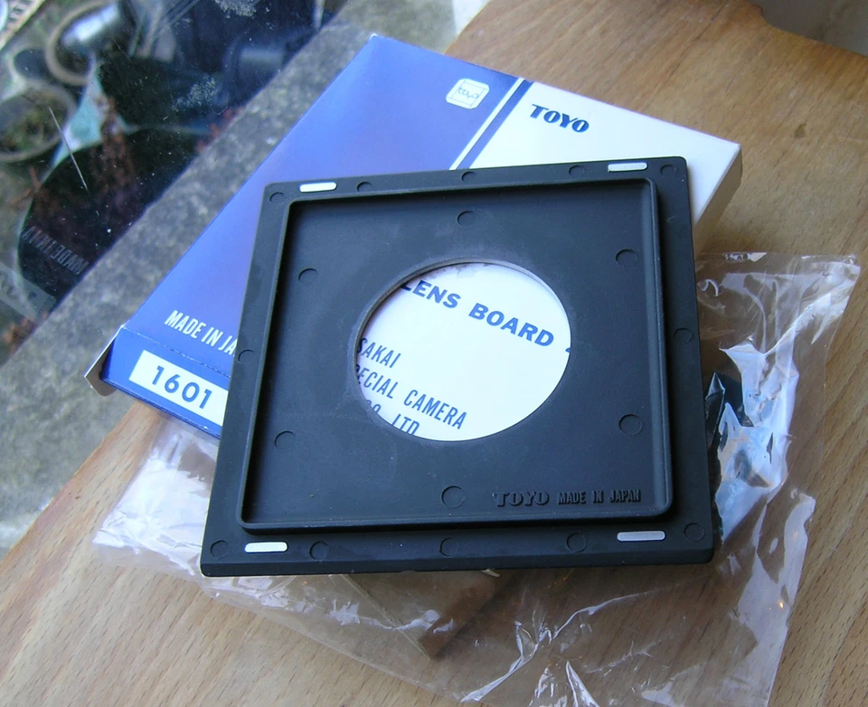 genuine Toyo field  5x4  45A for compur 2 lens board 11cm square 50.4mm hole - Image 2 of 3