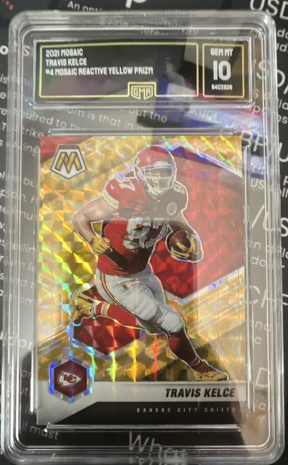 2021 Panini Mosaic - Travis Kelce #4 Reactive Yellow Mosaic Prizm