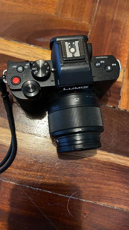 Panasonic LUMIX DC-G110 20,3MP Spiegellose Systemkamera Mit G-25mm Objektiv F1.7, Foto 4 von 5