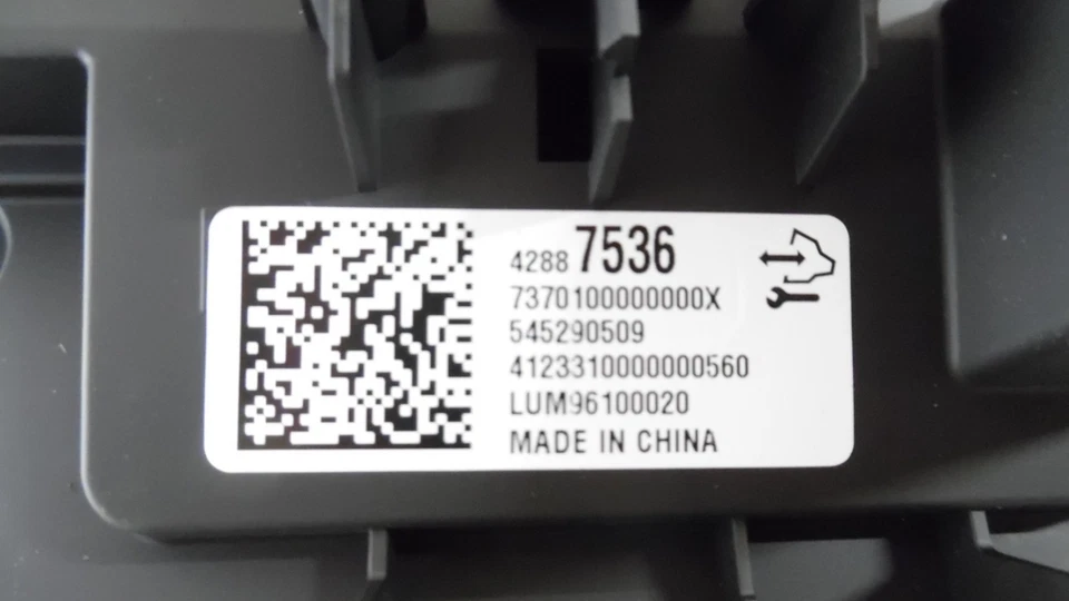 Chevrolet Trax 2024 2025 Velocímetro Speedo Cluster Pantalla de visualización 8,0 OEM Foto 3 de 4