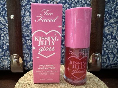 Too Faced Kissing Jelly Lipgloss - Sour Watermelon 4,5 ml