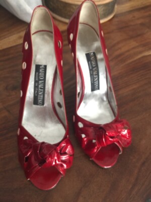 valentino pumps size 35
