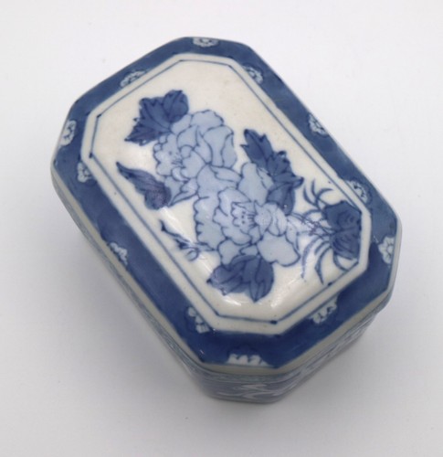 Vintage Chinese Blue White Chinoiserie Floral Porcelain Trinket Box - Picture 7 of 9