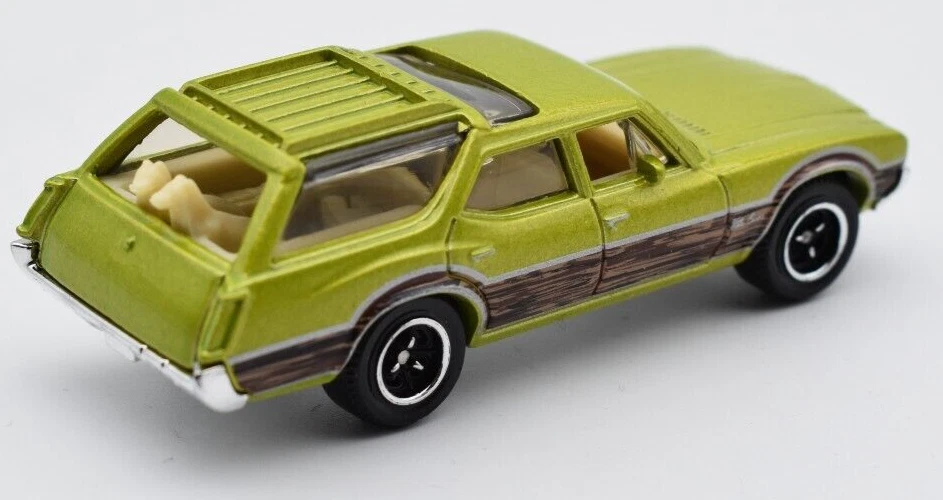 Matchbox Superfast '71 Oldsmobile Vista Cruiser green. MBX1/ 2009 - Image 2 of 3