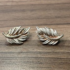Vintage Gold Tone Feather Leaf Clip On Earrings Jewelry 1  Long