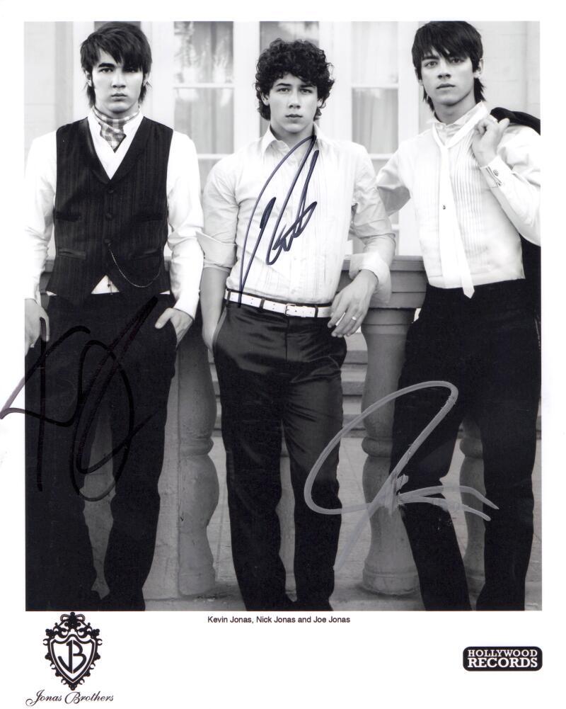 Jonas Brothers Band Signed Autograph 8x10 Photo - Kevin Joe
