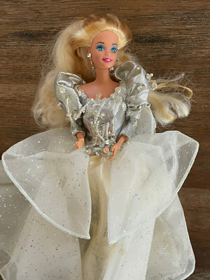 Barbie Happy Holidays 1992 Special Edition Mattel Doll & Silver