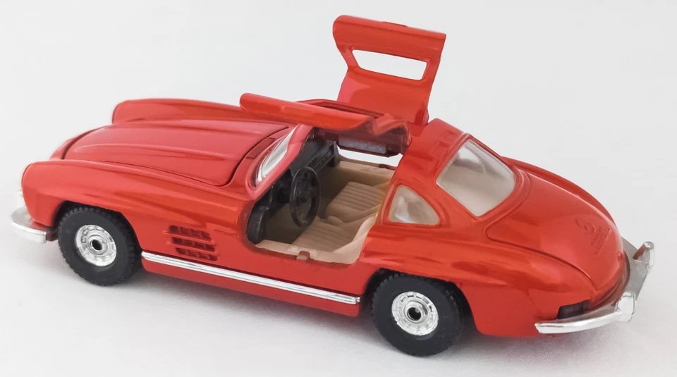 Corgi Mercedes-Benz 300 SL 1:35 ohne OVP - Bild 3 von 4