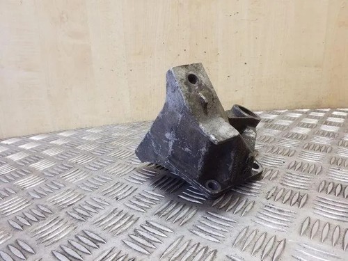 AUDI A6 Avant 4A, C4 Getriebehalter 4A0399114F 2.30 Petrol 98kw 1994 26208570