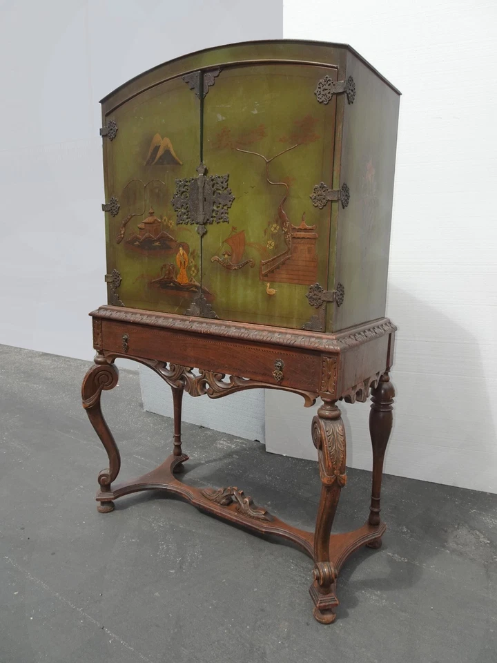 Antiguo soporte de vitrina verde Chinoiserie de Asia Oriental con patas descapotables Foto 3 de 4