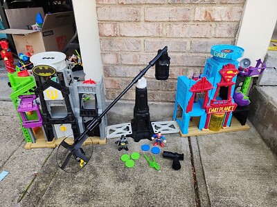 Fisher Price Imaginext Batcave DC Super Hero Flight City